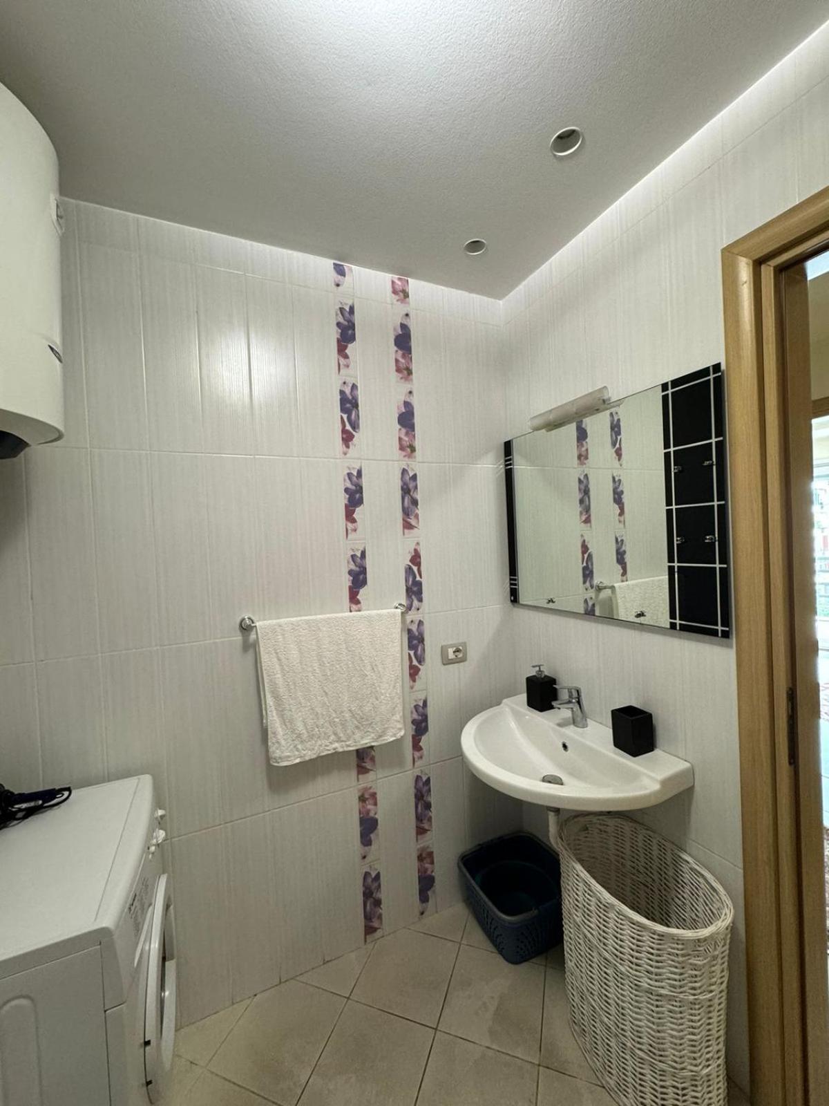 Diem Apartment Near Pazari I Ri Tiranë Ngoại thất bức ảnh